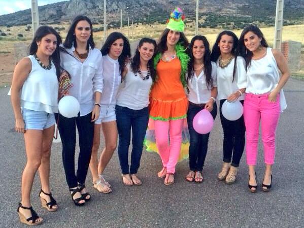 PakyLh's tweet photo. Me encantáis @CarmenLS4 @inma105 @saleher2 @Elealher @mbejarano90 @16mariajoseb #primas #predespedida #esaTere http://t.co/d6bGzFX1PK