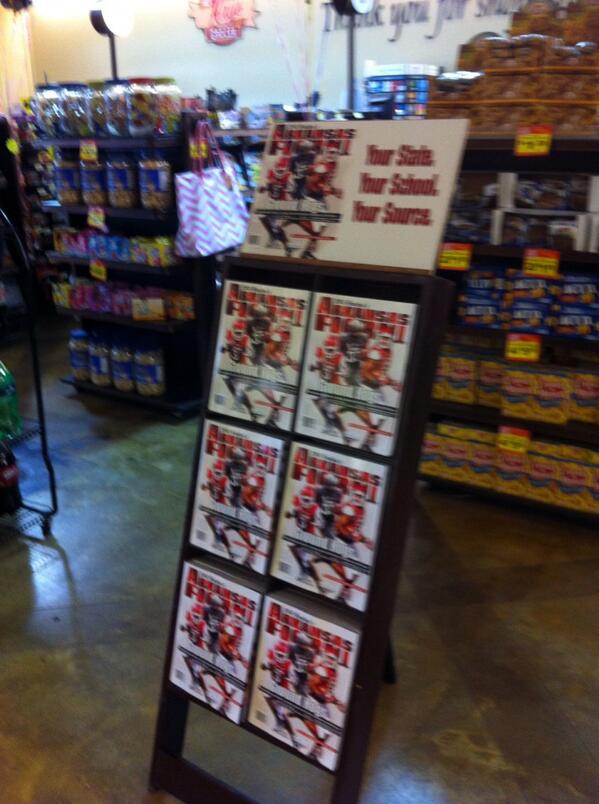 HootensARFBall's tweet photo. Hello Wynne! #14HAF http://t.co/3S1FVNUjkp