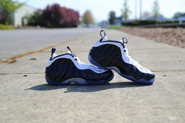 devaughn11's tweet image. Nike Air Foamposite One - Concord release on 06/28/2014 for $230 via KicksOnFire.com #KoFapp
