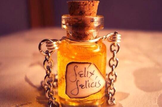 жидкая удача felix felicis. жидкой удачей какое. надпись феликс фелицис. зелье феликс фелицис. феликс фелицис тату эскизы.