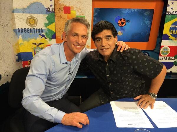 Hand of God Banter: Gary Lineker asks Maradona 'How's the ... Hand of God Banter: Gary Lineker asks Maradona 'How's the ... - 600 x 450 jpeg 43kB