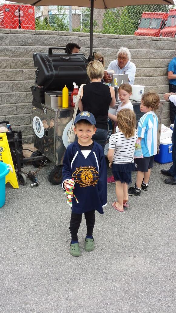 Kempenfelt bay Kiwanis sharing free hotdogs for the tykes at NTR. Then watching the sponsored team play at 7pm.