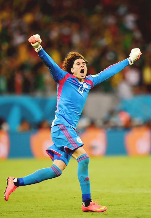 MotivacionesF's tweet photo. ¡Memo Ochoa! http://t.co/Bn42SNqAaf