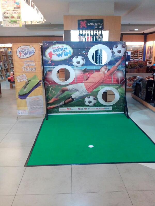 Promo Kick &amp; Win.