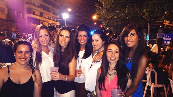 Lorenitamcg's tweet photo. Q se cumplan tdos vuestros deseos, Feliz Noche de San Juan! @Paularuiz_2 @leticiacruz_2 @Maku_ff13 @anaruizvargas http://t.co/uLmOApOEnA