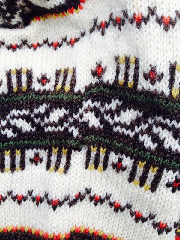 terrishea's tweet image. No attempt to hide or disguise the pattern jog on the sleeve. I love that about Norwegian knitting. #unabashed
