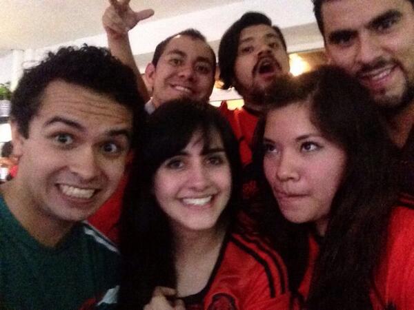 PrudenceMexico's tweet image. La pasión se vive siempre a flor de piel... @OTurcott @troncotweets @AlexVbo @prudencemexico