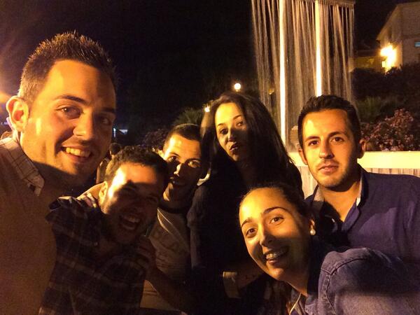 Cristobalmuca's tweet photo. Noche de S.Juan Ana entre grandes amigos!! @Cristobalmuca @FcoJavier_21 @ELI_DELOSREYES @piru33leon @JohannitaKirchh http://t.co/Nj40AgGKFB