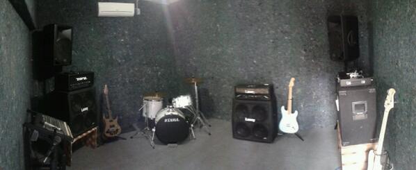 Now Open Studio baru dan cafe @new_gading mampir kesana ada diskon khusus lho .... :D
Cek TL @new_gading juga ya ...