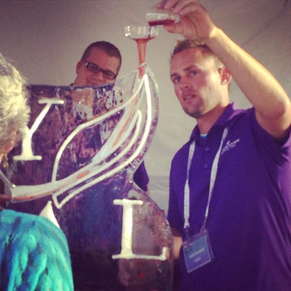 theartofoils's tweet photo. #ylconvention #ningxiared #ninjajuice #nigxiashot #theartofoils http://t.co/VjL8YNiFVL