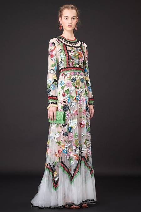 shulaatri's tweet photo. “@latinfashionews: La nueva colección de Valentino se inspira en Frida Kahlo #Resort2015 foto vía @ItsEddie_Bitch http://t.co/v0rs5YqAX1”😍