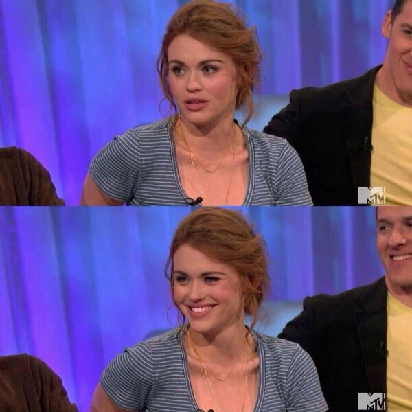 charmingdylan's tweet photo. Why cant she be my mom http://t.co/2ljsixMY5f