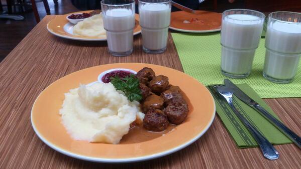 Severi85's tweet photo. ...ja jatkuu tukevasti isoäidin lihapullia. http://t.co/wMr8AvKE50