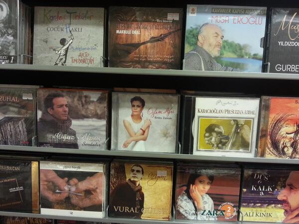 OzlemAgr's tweet photo. Evvel Zaman albümünü Beyoğlu @DRdunyasi nda bulduk! Sizlerden de fotoğraflar bekliyoruz! #yenialbum #newalbum http://t.co/S1xyxFvYOu
