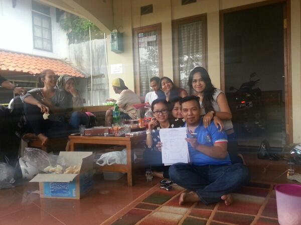 ReuniAkbar2014's tweet photo. Makasih 2001 buat makan makannya...haha http://t.co/WX5m8cGswi