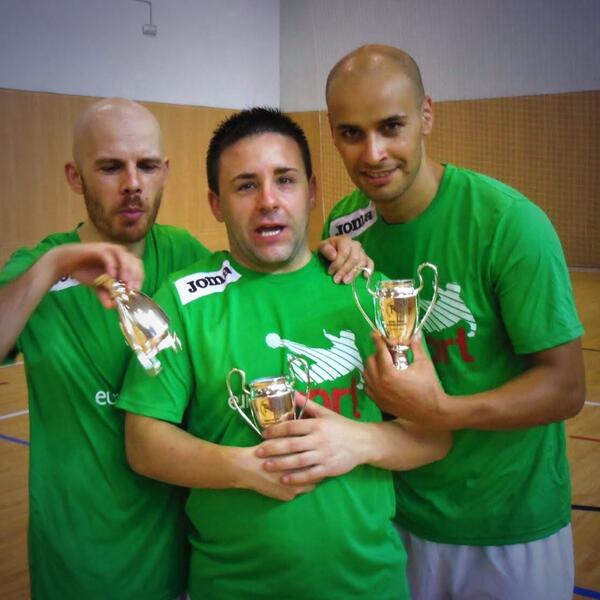 DiegoOrense's tweet photo. Tres días intensos de fútbol sala!!finalistas copa diputación y campeones liga de empresas! @Futbolsala100 http://t.co/kFWjfjyFlH