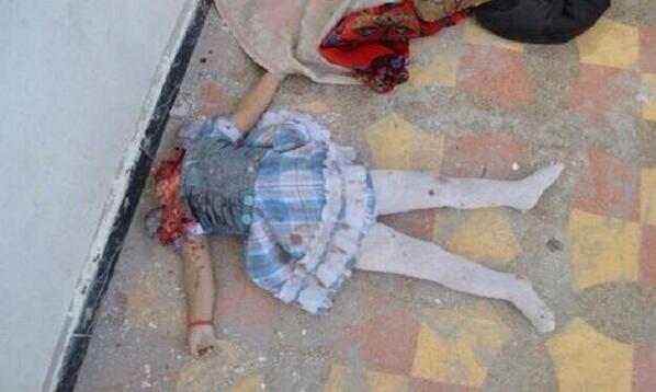 k0rku5uz's tweet photo. RABİAYA AGLAYANLAR 
İŞİDİ DESTEKLEYENLER  
BU SİZİN ESERİNİZ GURUR DUYUN .BU MASUMUN KAFASINI SİZ KESTİNİZ http://t.co/hCYbvmbmp6
