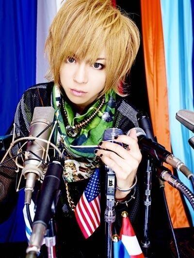 v_tanu's tweet photo. 【BugLug】本日は優の誕生日です！おめポン！ http://t.co/WMyrDw7ijT