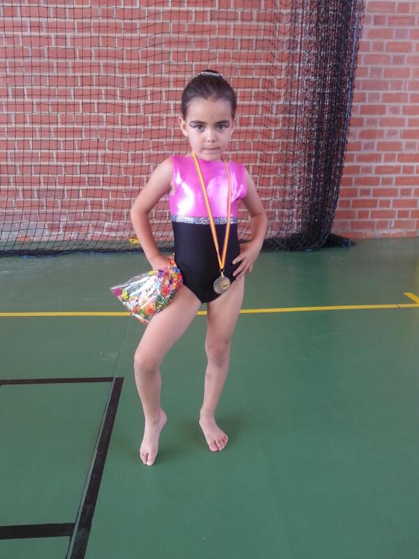 Meri_lr90's tweet photo. Exhibición final de año eres la mejor mi reina hermosaa http://t.co/oT9fBqlFy0