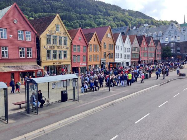 elivan1987's tweet photo. BERGEN noruega! http://t.co/27b2Das1jH