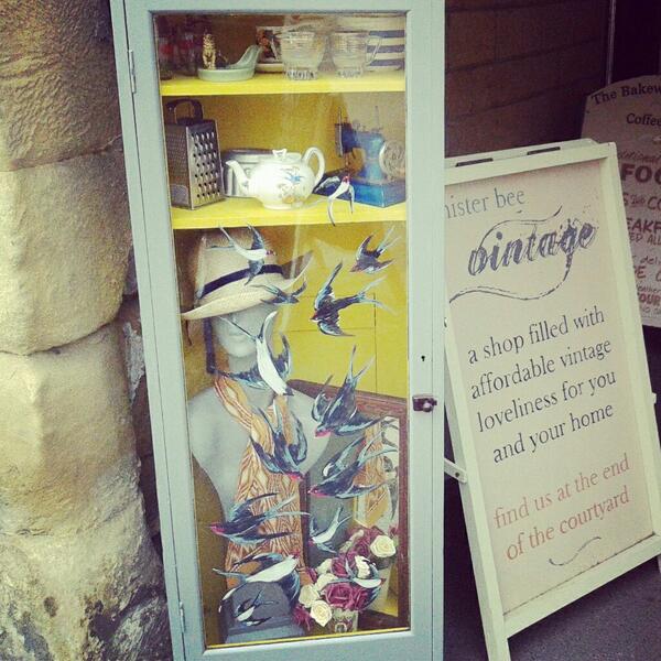 Mister Bee Vintage tweet media