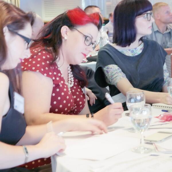 Jayn_P's tweet image. Frantic note taking going on here #howtothrive @MOREProgramme