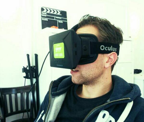 WeGoVR's tweet image. Watching a great new creation of VIEMR  @VIEMR360 #oculusrift #VR