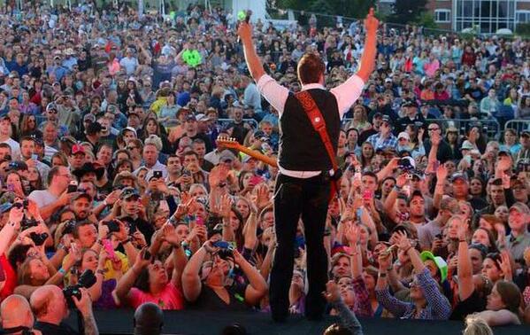 Clear99's tweet photo. Who's ready to PARTY on Thursday?! Retweet this &amp; get registered for tix to see @RandyHouser on 9th Street! http://t.co/TrD8T8iCKR