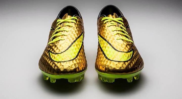 Abolladura familia real compañerismo Chef on Twitter: "SONHO DOURADO! Neymar's exclusive Nike HyperVenom boots  for the Last 16 of the 2014 FIFA World Cup. #GoldenDream  http://t.co/opHf1wT9ms" / Twitter