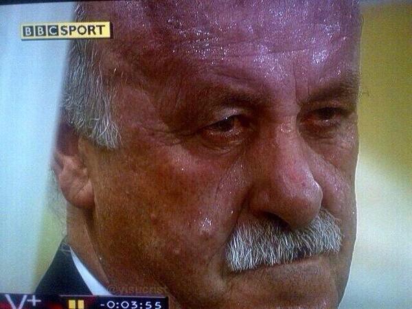 yisucrist's tweet photo. cuando llegas a casa intentando disimular k estás borracho http://t.co/iYcv6kVKuh