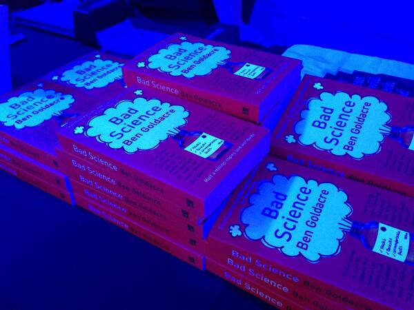 TheBMA's tweet photo. .@bengoldacre books on sale post #ARMSoME event - back of hall http://t.co/TS3HSzNfXD
