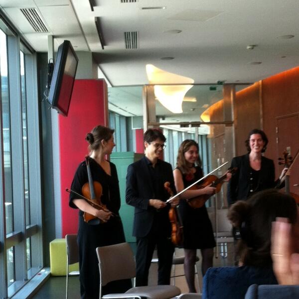 LGQuatuor's tweet photo. Bel accueil lors du concert @gdfsuez http://t.co/JmfGdYZGR0