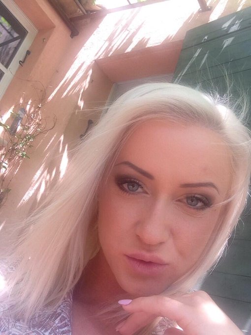 Waiting for a shoot☺️ http://t.co/ukTHDDC40L