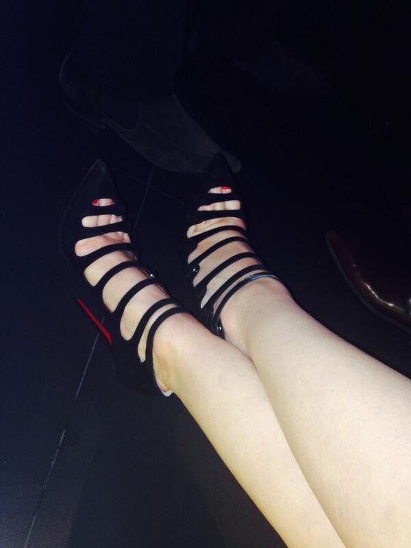 elenballesteros's tweet photo. Estos zapatos son increíbles... #modoblogger on X) http://t.co/XFDHhIdLpr