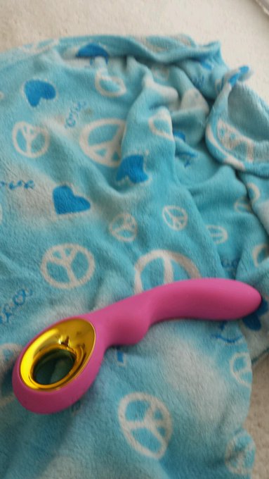 @gigimorgs I like your style lmao!!!! http://t.co/5Ner7sfjqp<a class="tags" target="_blank" title="On Twitter" href="/?out=eyJ0eXAiOiJKV1QiLCJhbGciOiJIUzUxMiJ9.eyJpYXQiOjE3MjA4NTUzNzAsImlzcyI6InR3cG9ybnN0YXJzLmNvbSIsIm5iZiI6MTcyMDg1NTM3MCwiZXhwIjoxNzUyMzkxMzcwLCJyZWRpcmVjdF91cmwiOiJodHRwczovL3R3aXR0ZXIuY29tL2dpZ2ltb3JncyJ9.d-1h0iCSdtRWKpLrr1cnXySamh1dwvJlvekiZb_pT7GKYAS1ztrEFpH78ejL-nlmwwF8ItGBkD9z4SuK4vn7sA">@gigimorgs</a><a href="/tag/liveonstreamate"class="tags"><span>#liveonstreamate</span></a>