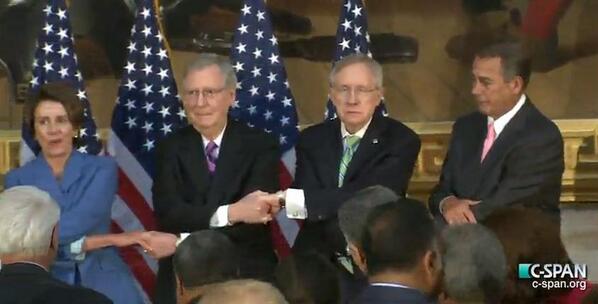 Pitiful Congress holds hands, sings We Shall Overcome (Video)