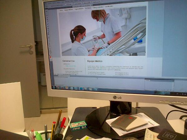 nesain's tweet image. Diseñar en tardes tormentosas... #webwebweb (@ 2.0 DISEÑO) 4sq.com/1pJCfcL