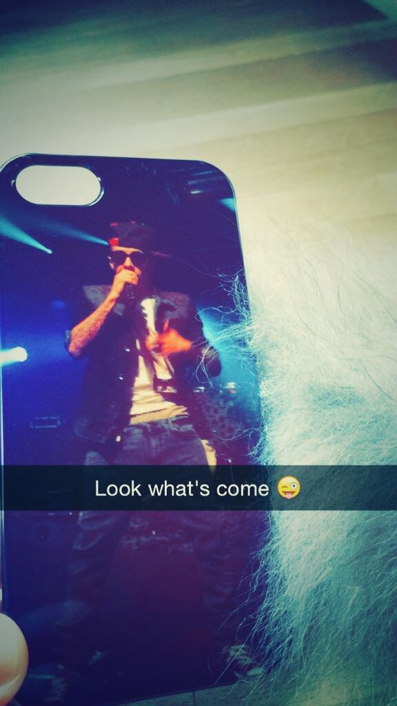 TillyDenman's tweet photo. The best phone cover going 😜@TheDappy http://t.co/shOe4MiXgs