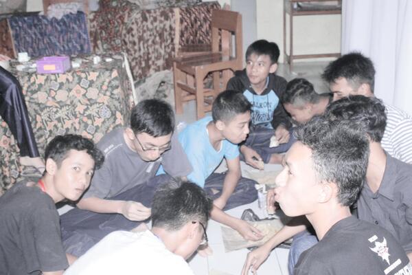 Sembilansem99's tweet photo. Miss ga sama yang ini? :') http://t.co/NHUIgsI71Z