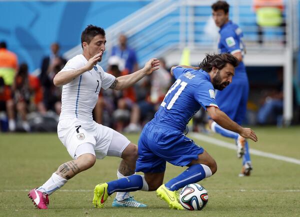 Italia-Uruguay 0-1, decidono Godin e arbitro Rodriguez. Prandelli e Abete lasciano Bq6IA6uCAAApgoK