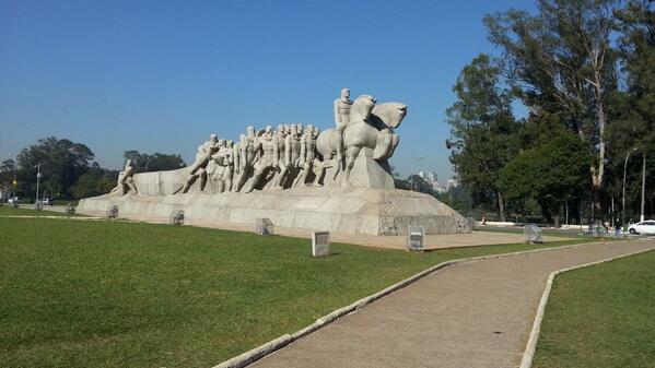 PiXaV's tweet image. Sao Paulo, capitale économique du Brésil. Énorme métropole de 20M d'habitants. Pas si "touristique" au final. #RioNow