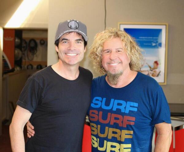 ApplePodcasts's tweet image. The Red Rocker @sammyhagar talks Van Halen, Chickenfoot, and more on @Patcastpodcast. tw.itunes.com/6016YGqo