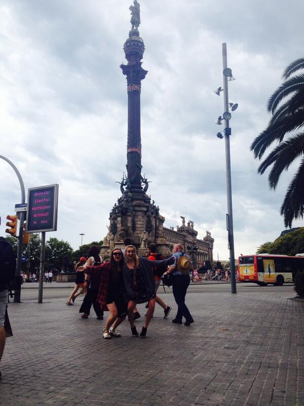 #Barcelona #shorties #classicpose Christopher #Columbus  #monument