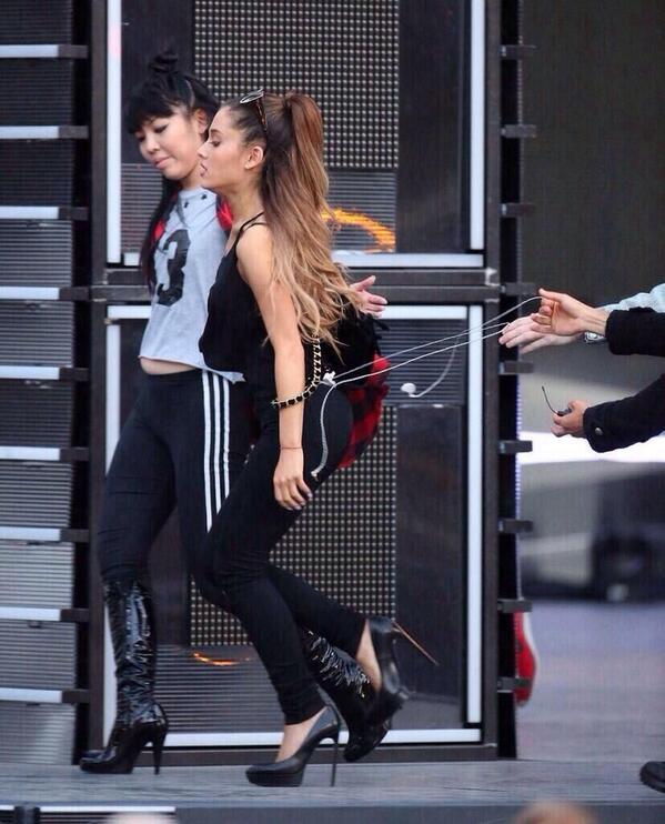 Arianas_Disney's tweet image. #61daysuntil #2DaysUntilArianasBirthday #8DaysUntilBreakFree