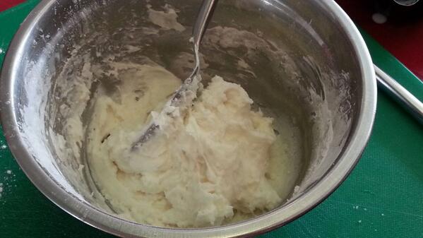 CoeliacIreland's tweet image. Mixing some bread #gfclass @Manifestoresto