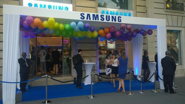 wifesgeek's tweet image. Au programme de ce soir, soirée #Samsung, découverte boutique a la madeleine #pressmyweb