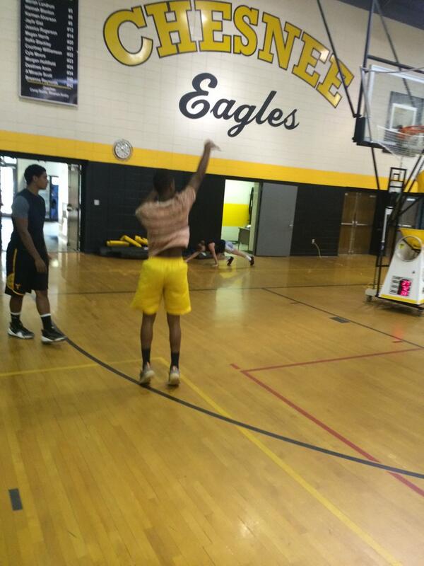 ChesneeHoops's tweet image. Milik getting shots up #gunwork