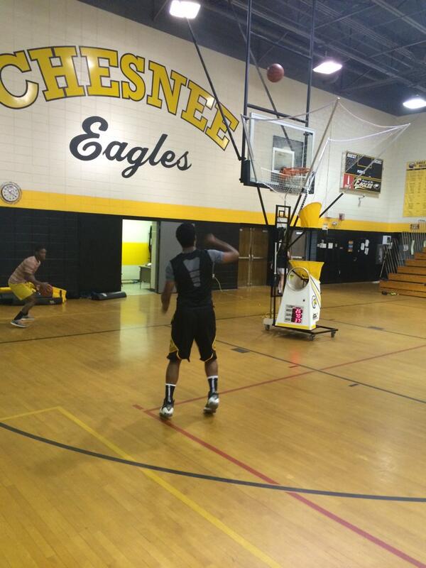 ChesneeHoops's tweet image. Keon hard at work #gunwork