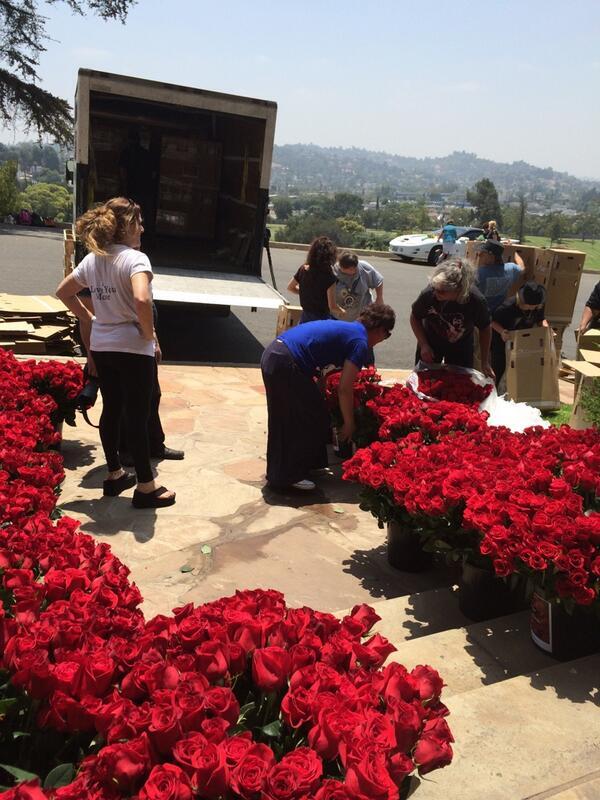 Bq6vS2aCYAAAaNn.jpg:large