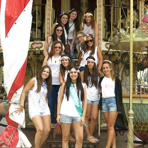 anacruzr85's tweet photo. Despedia de @ConguitaRo con @irnvg @demelsaNaranjo @carmencr88 @lorenablcg @sara_perera10 y todas las demas http://t.co/1VEaMGAYay